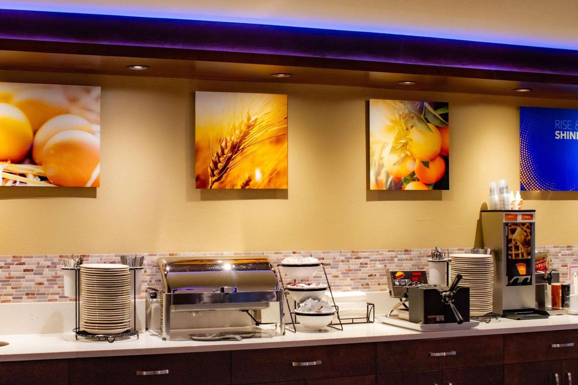 Comfort & Downtown Center Hotel 3*