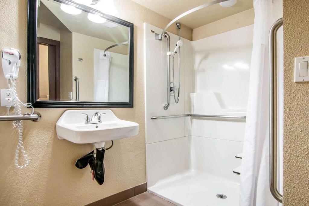 Comfort & Downtown Center Hotel