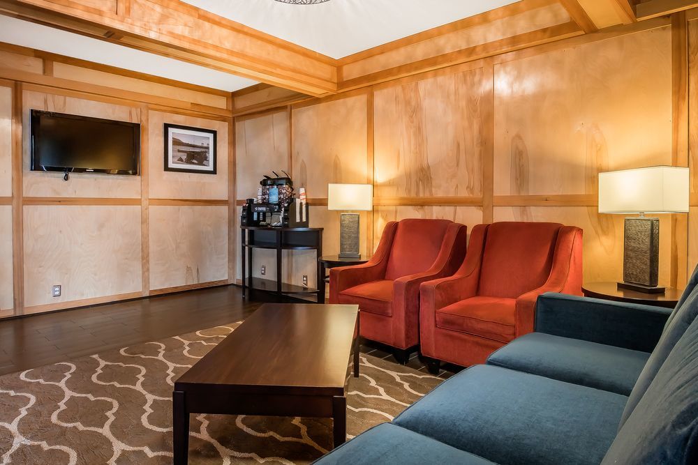 Comfort & Downtown Center Hotel