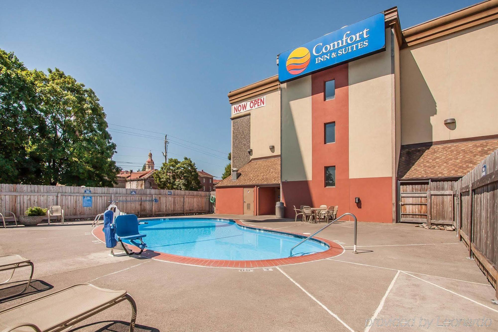 Hotel Comfort & Downtown Center 3*