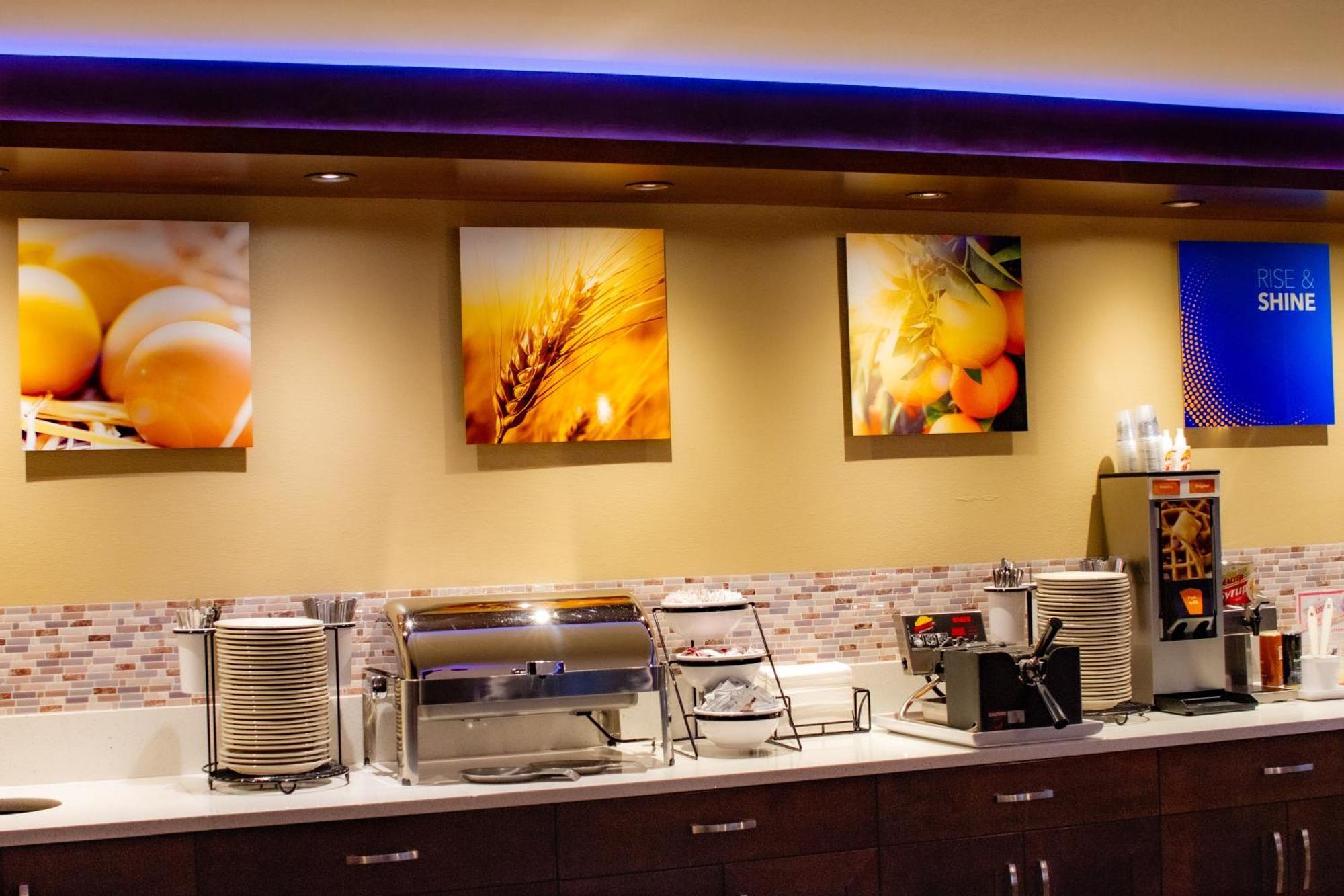 Comfort & Downtown Center Hotel 3*