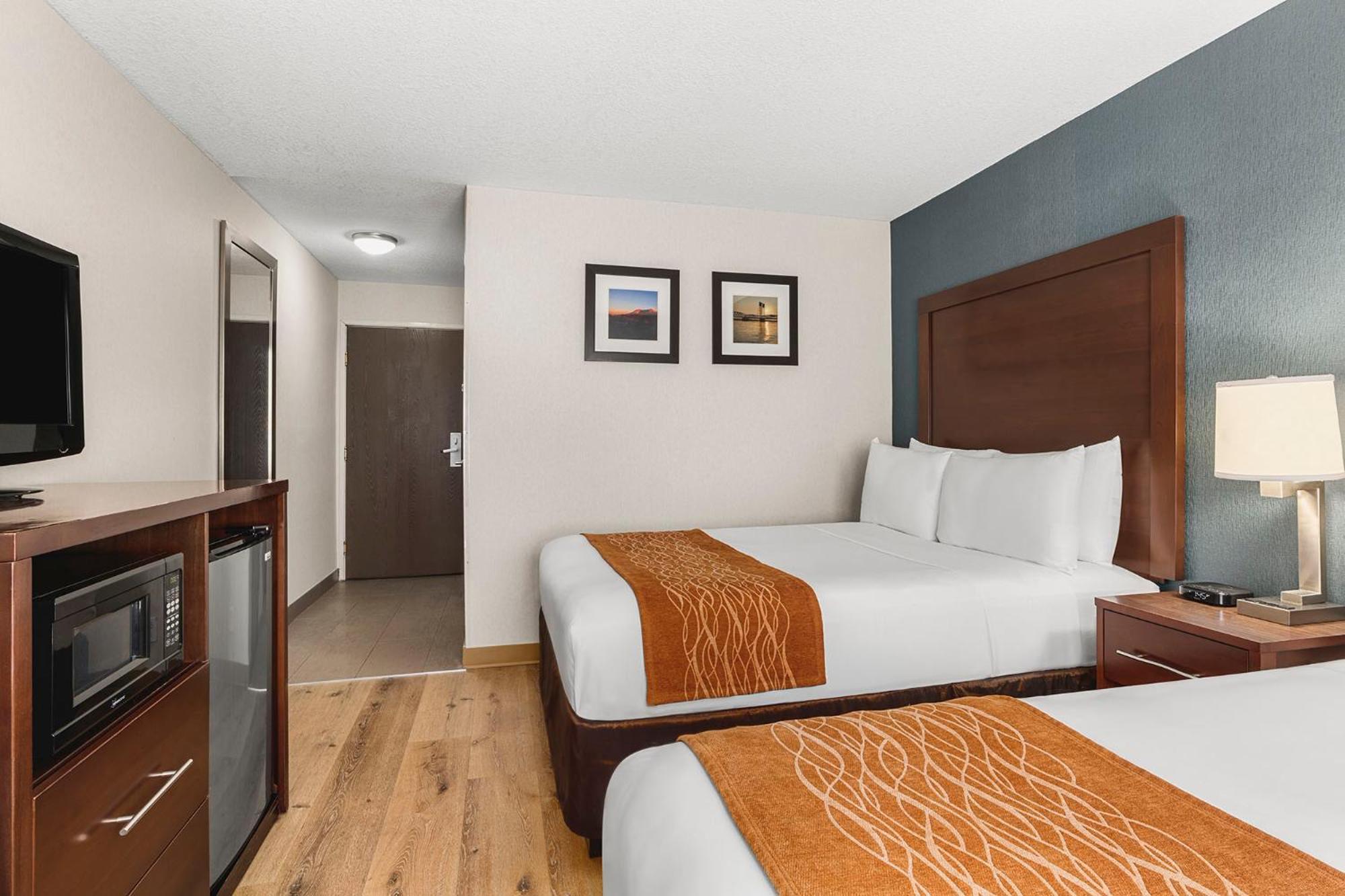 Comfort & Downtown Center Hotel 3*