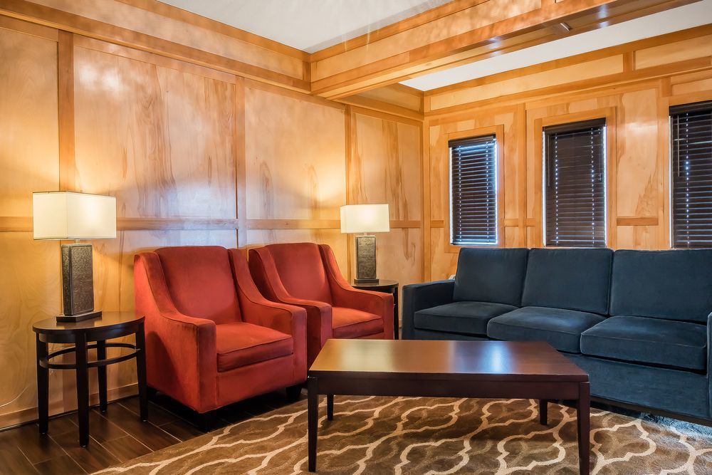 Comfort & Downtown Center Hotel 3*