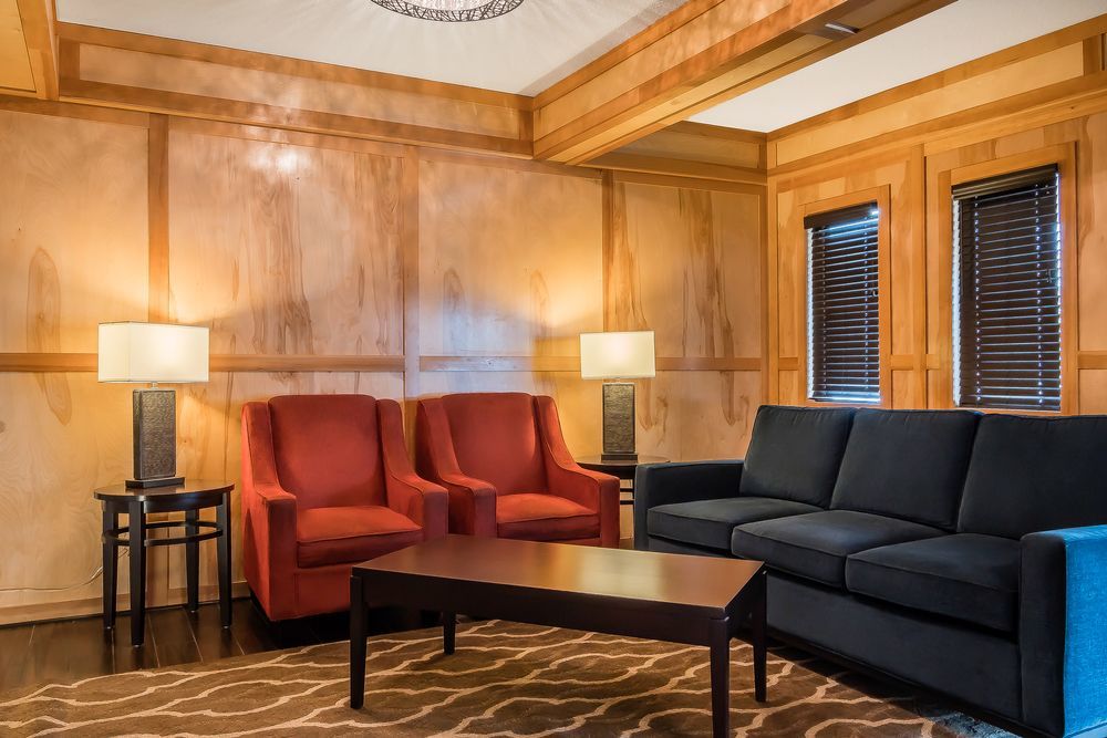 Hotel Comfort & Downtown Center