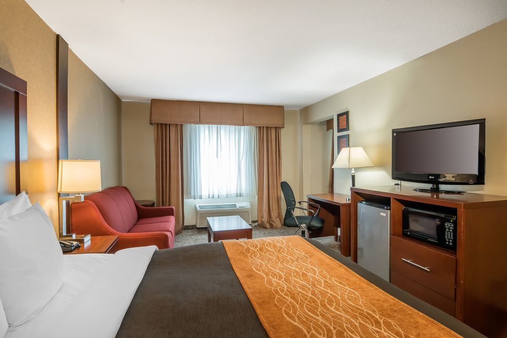 Hotel Comfort & Downtown Center